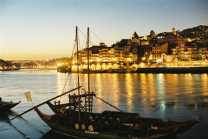 Image:Ribeira by night 2 small.jpg