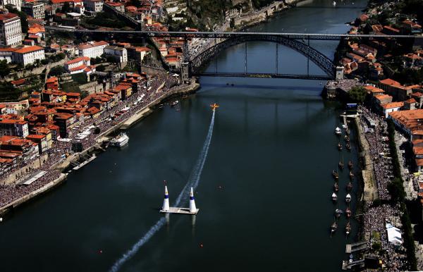 Image:Redbullairrace-porto-2007.jpg